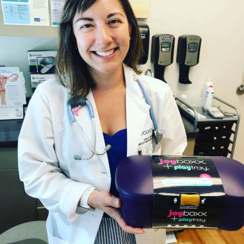 Load video: Joyboxx is doctor recommended to prevent dogs from licking and dirt from sticking. Gynecologist at the Polyclinic tells Joyboxx inventor Deborah Semer about how she recommends it to her patients.
